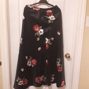 LADIES BEECHERS BROOK BLACK FLORAL SKIRT